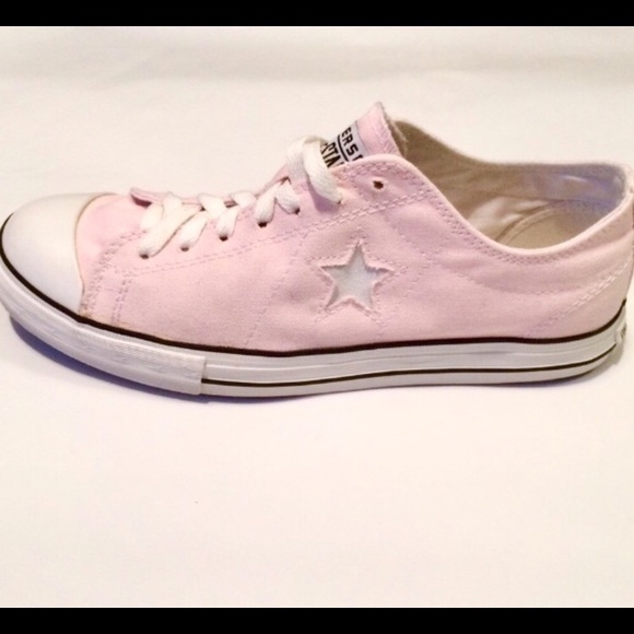 light pink converse low top